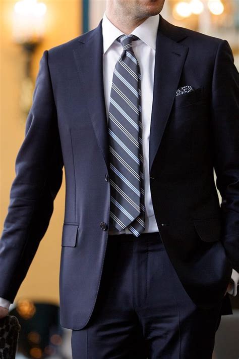 blue tie with blue suit